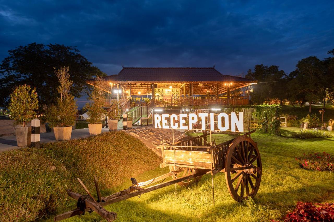 Doi Inthanon Riverside Resort Chom Thong Buitenkant foto